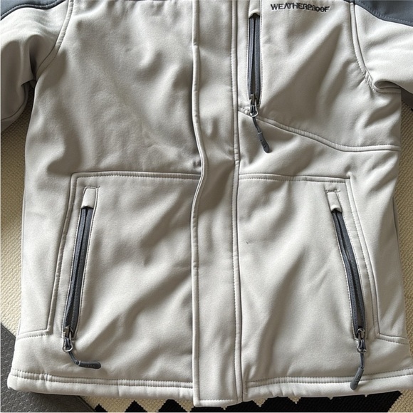 🩸Donating Soon! Weatherproof Jacket - Picture 5 of 7